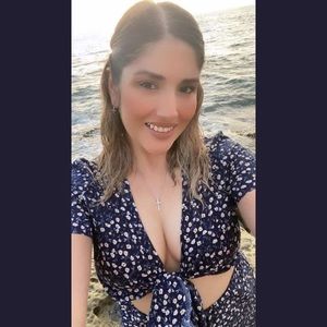 Meet your Posher, Idalia